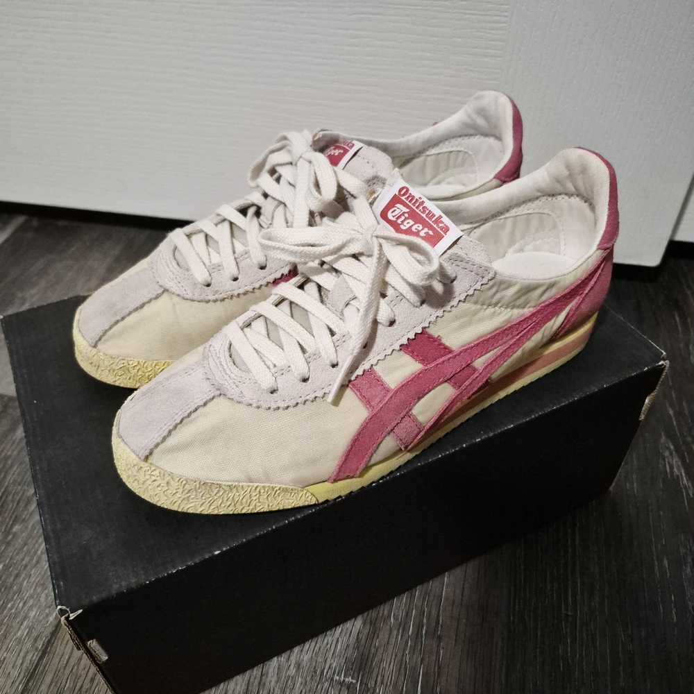 Onitsuka Tiger by Asics Beige and Pink Retro Low-Top Sneakers